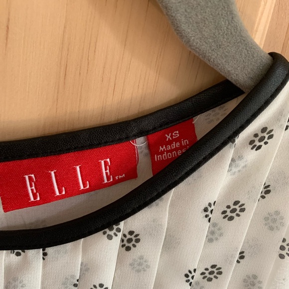 Elle sleeveless sheer blouse with liner - Picture 4 of 7